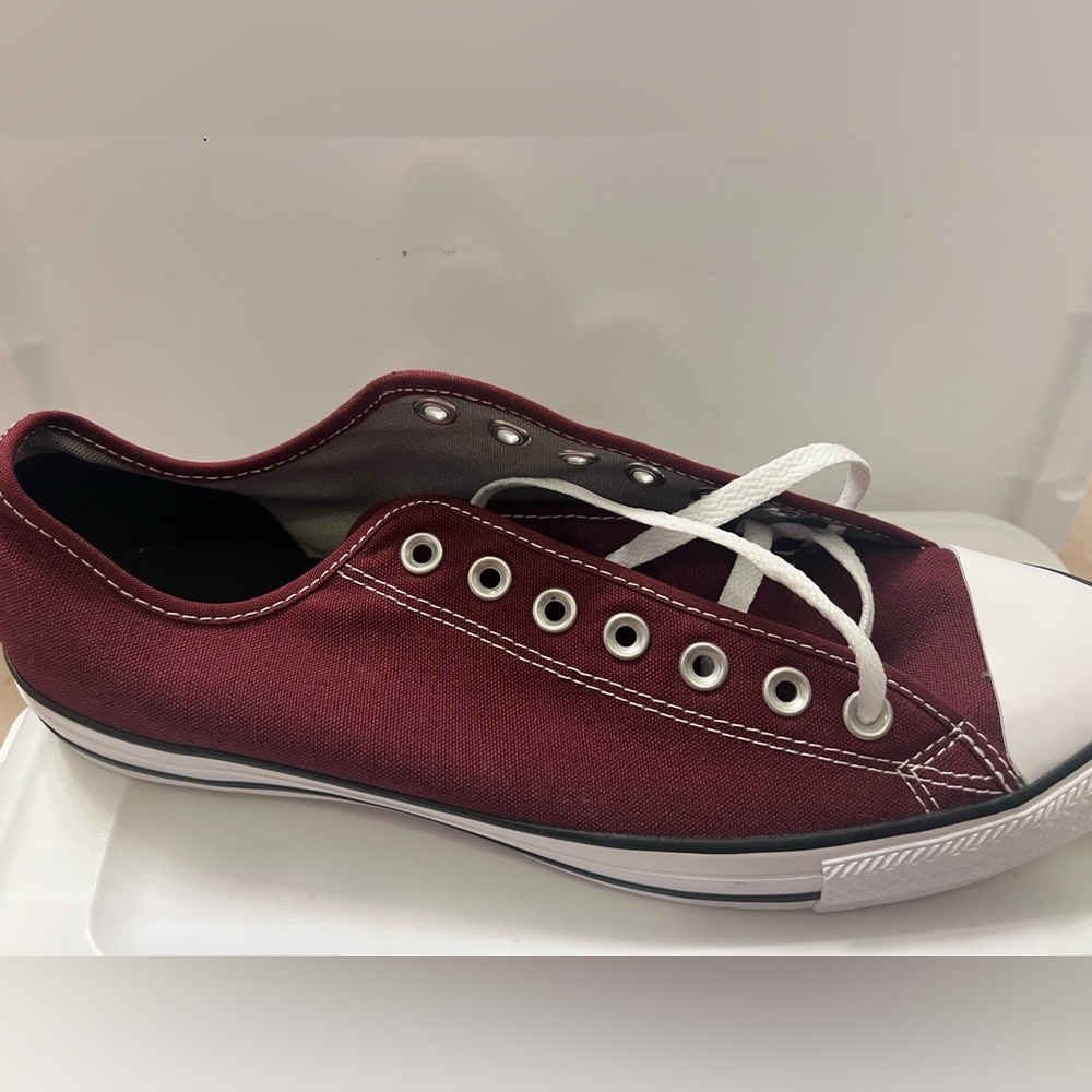 Brand new custom converse - Maroon